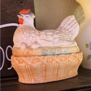 Ceramic Hen on Nest Stanfordshire